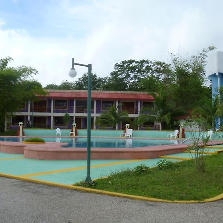 Hotel Debliz Xpujil Ngoại thất bức ảnh