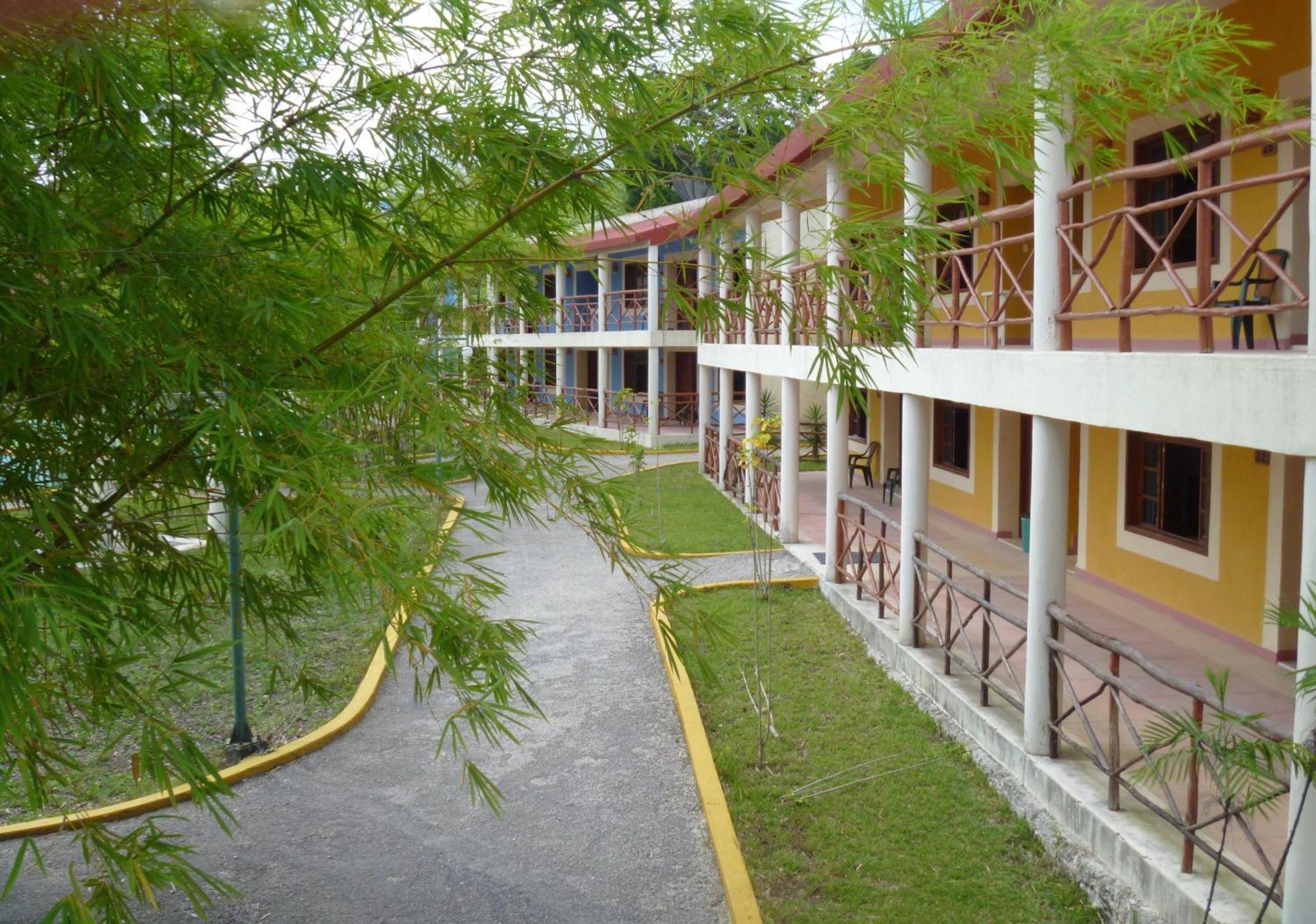 Hotel Debliz Xpujil Ngoại thất bức ảnh